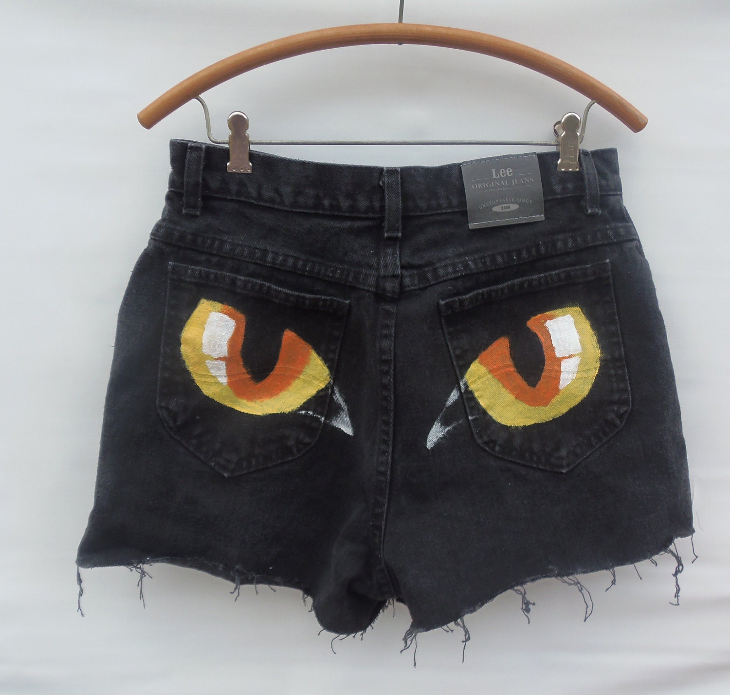 High-Waisted Hand-painted Cat Eye shorts (Lee) Size 12M