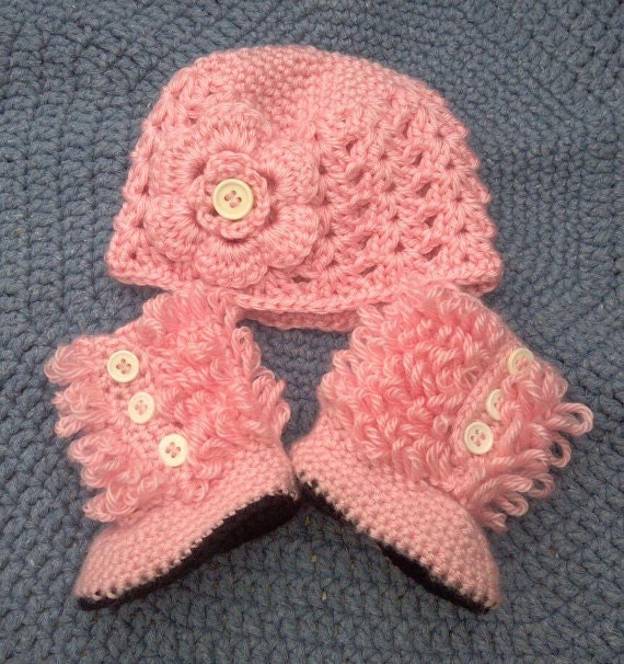 Furry baby boots & hat
