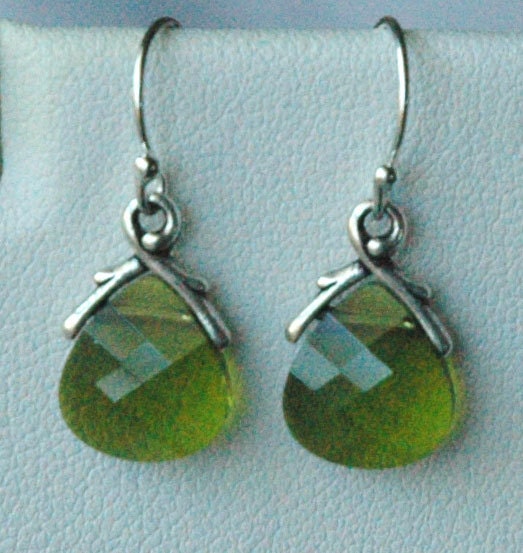Olivo Small - Swarovski Crystal Silver Olive Briolette Earrings