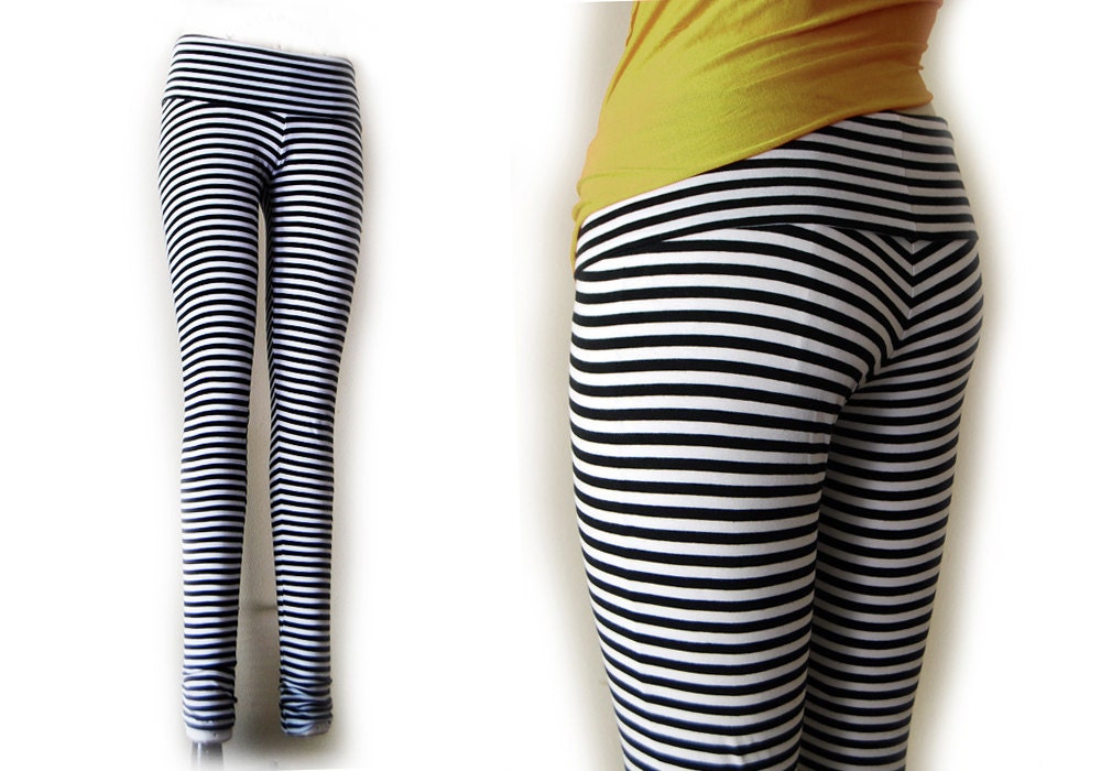 Black and White Stripped Leggings in Cotton Lycra - XS