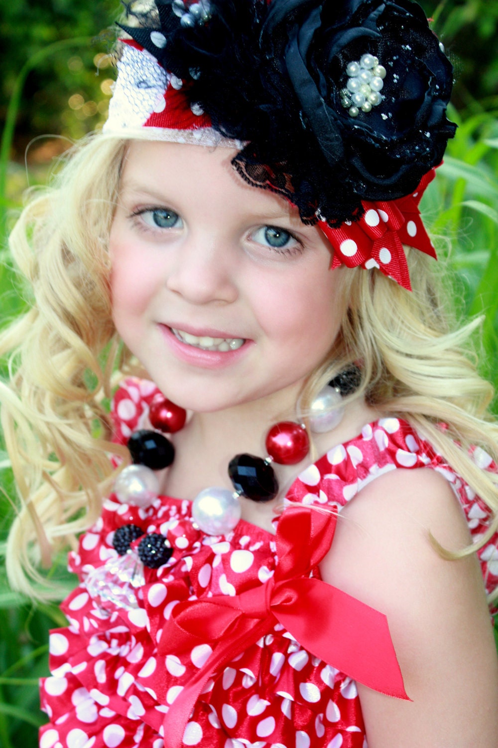 Vintage Minnie Mouse is an adorable Chunky Bubblegum Necklace  with a Jewel pendant