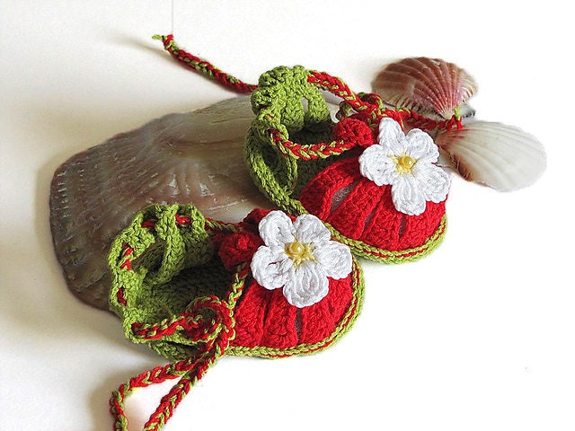 Baby summer sandals "Red Strawberry", crochet baby shoes baby girls newborn  / size4-6M