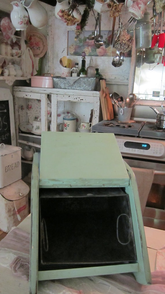Vintage bread box tin lined chippy painted pale green shabby chic cottage prairie