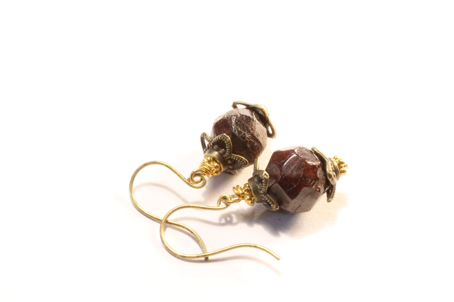 Garnet, Brass wire Earrings