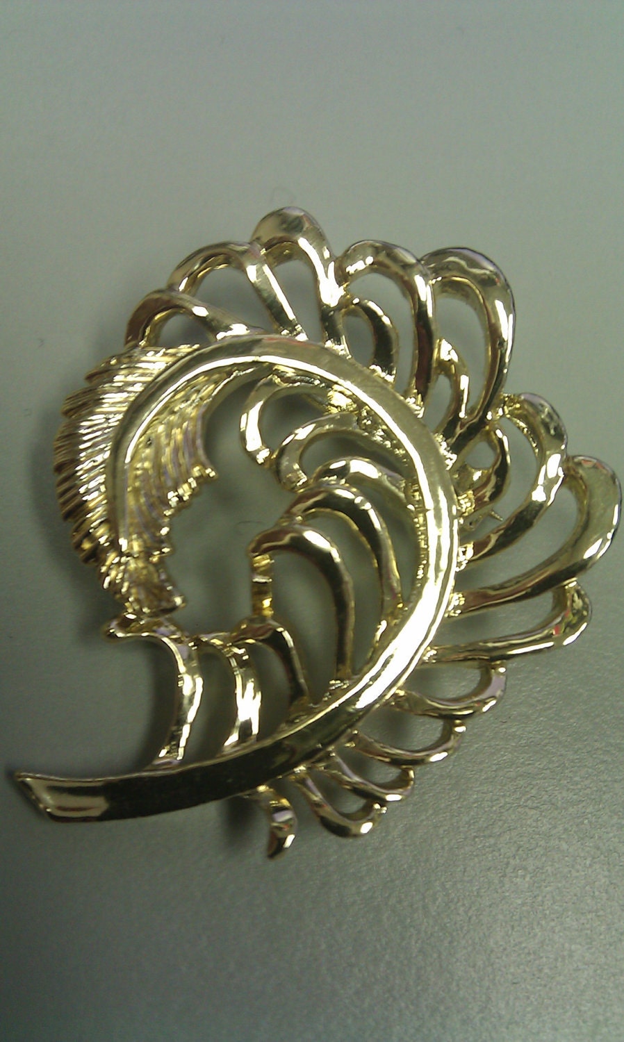 5 DOLLAR SALE Vintage Brass Leaf Pin/ Brooch