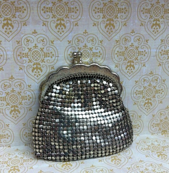 glo mesh purse