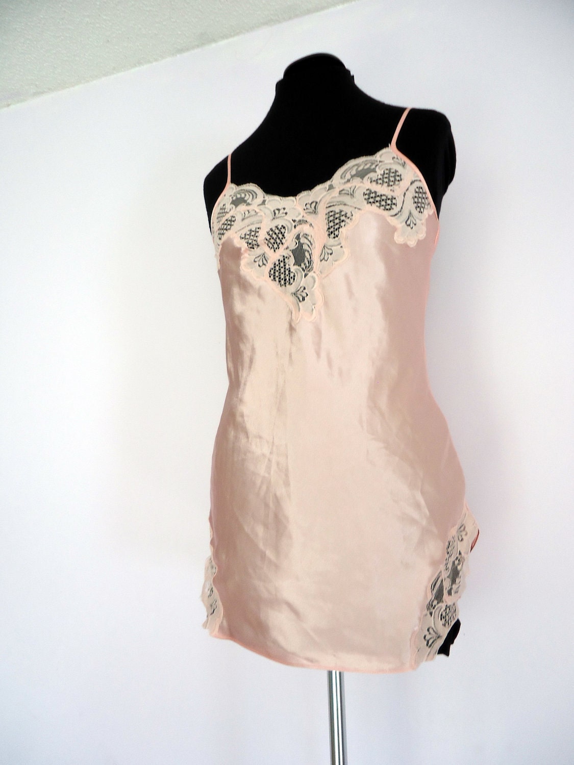 Vintage Victoria's Secret Pink Lace Nightie XS/S