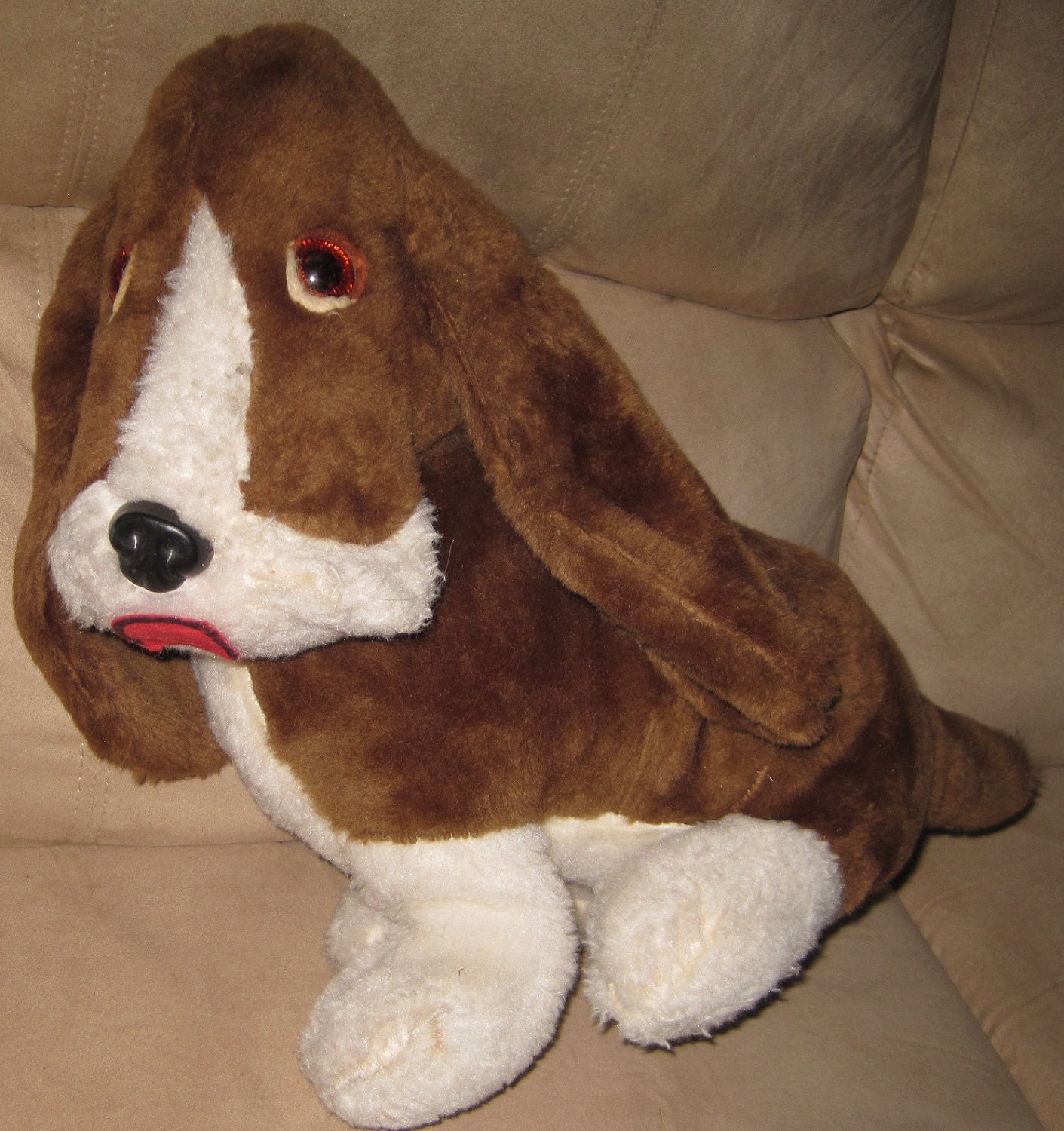 plush hound dog