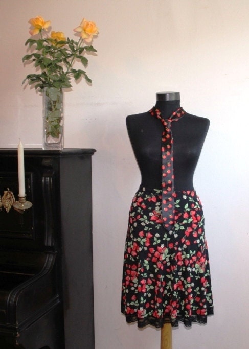 Cool midi skirt with strawberries size  S, M ,with free tie bonus