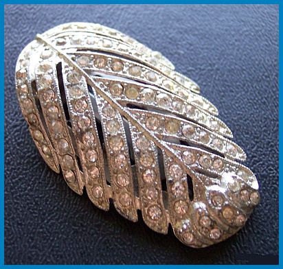 Vintage Rhinestone Fur Clip or Dress Clip Bright & Sparkly w Silver Plated Metal 2" CIJ Sale