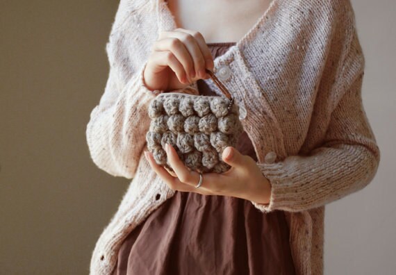 Simple Crochet Clutch -Greyish Beige