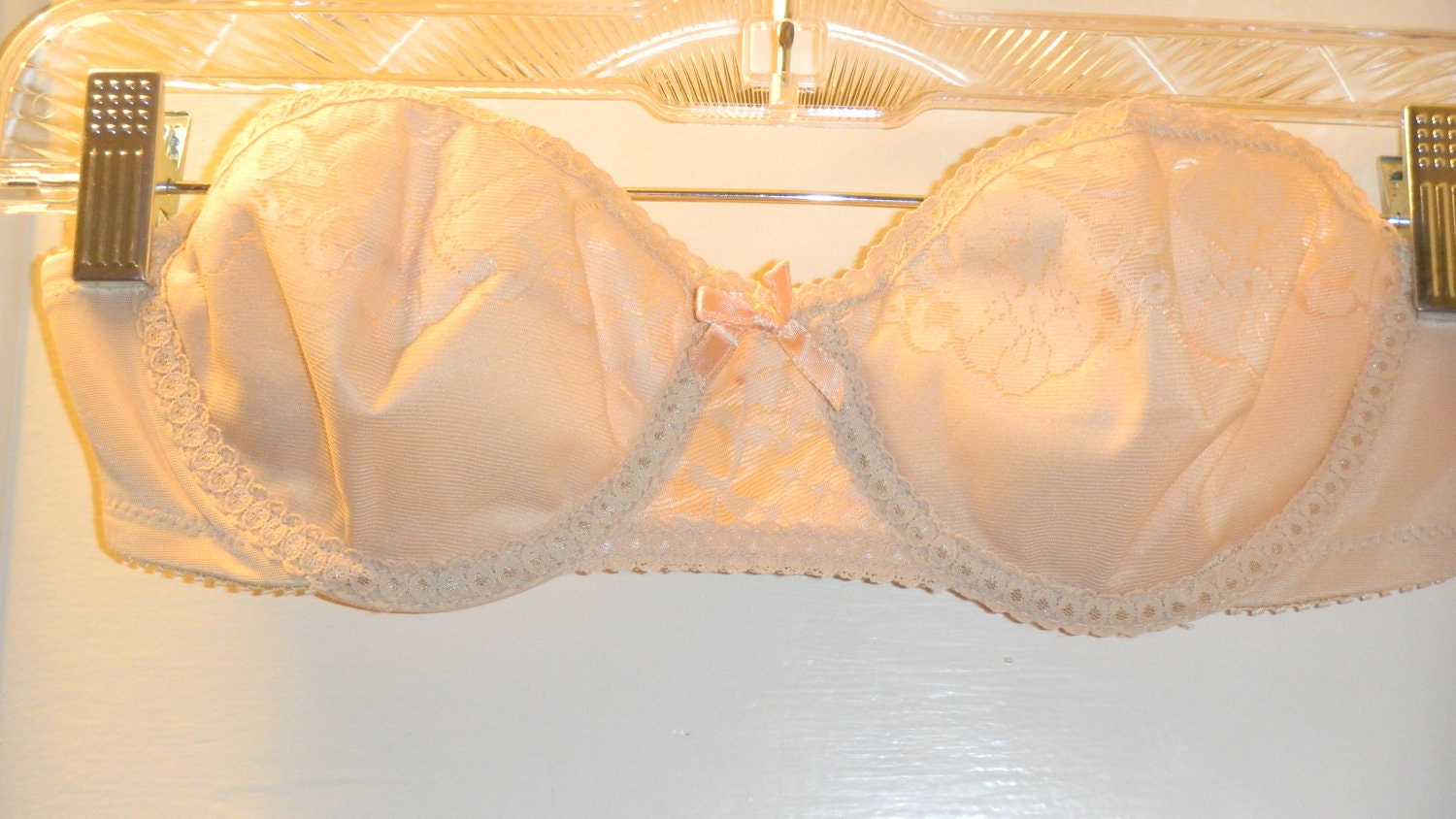 Maidenform Beige Strapless Lace Bra Size 34A