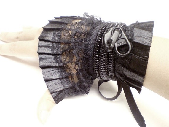 Lusofie White Gothic Lace-Up Elbow Gloves Fingerless Long Sleeves With Cut-Out Detailing Bows For Punk, Steampunk, Halloween Costume Events