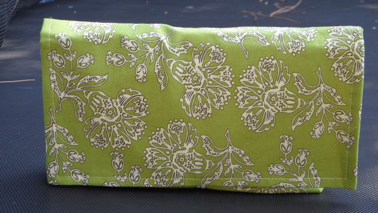 COUPON HOLDER ORGANIZER, Receipts organizer - Pistachio green & olive lining. Medium size