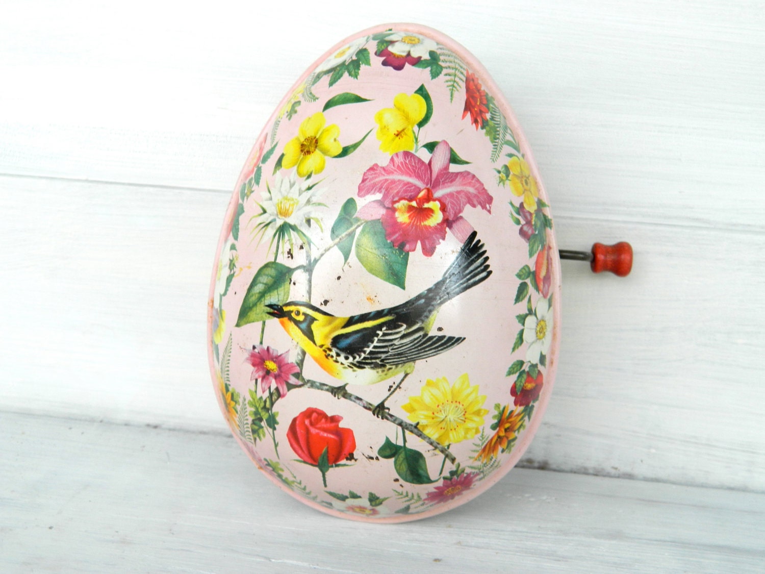 Vintage 1954 Tin Easter Egg Music Box by by alwaysmaybevintage