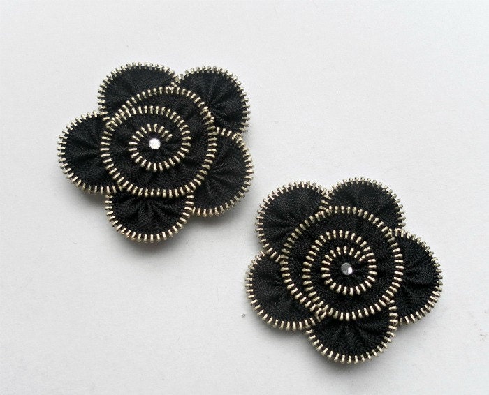 Zipper flower shoe clip, Zipper flower, black metal zipper, black Flower Shoe Clips, size Approx 2,6 in/ 6,5 cm.- recycled jewelry