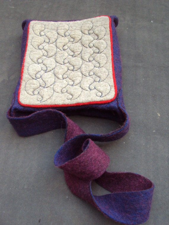 Raindrops relief felt messenger bag hand quilted motif