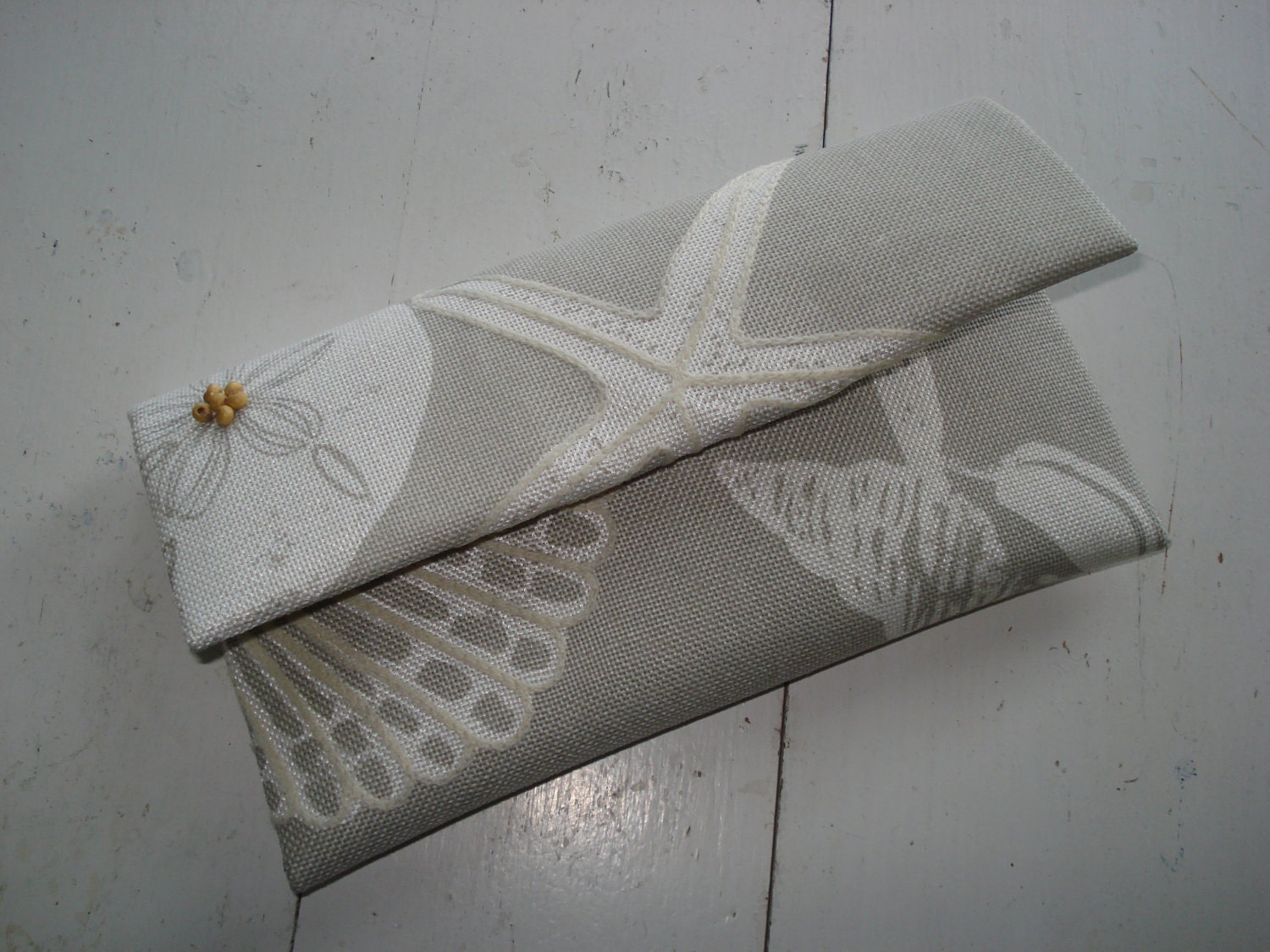 Beachy Beige Clutch