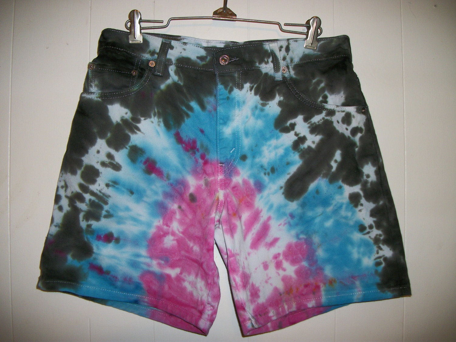 Tiedye Levi's jeans shorts