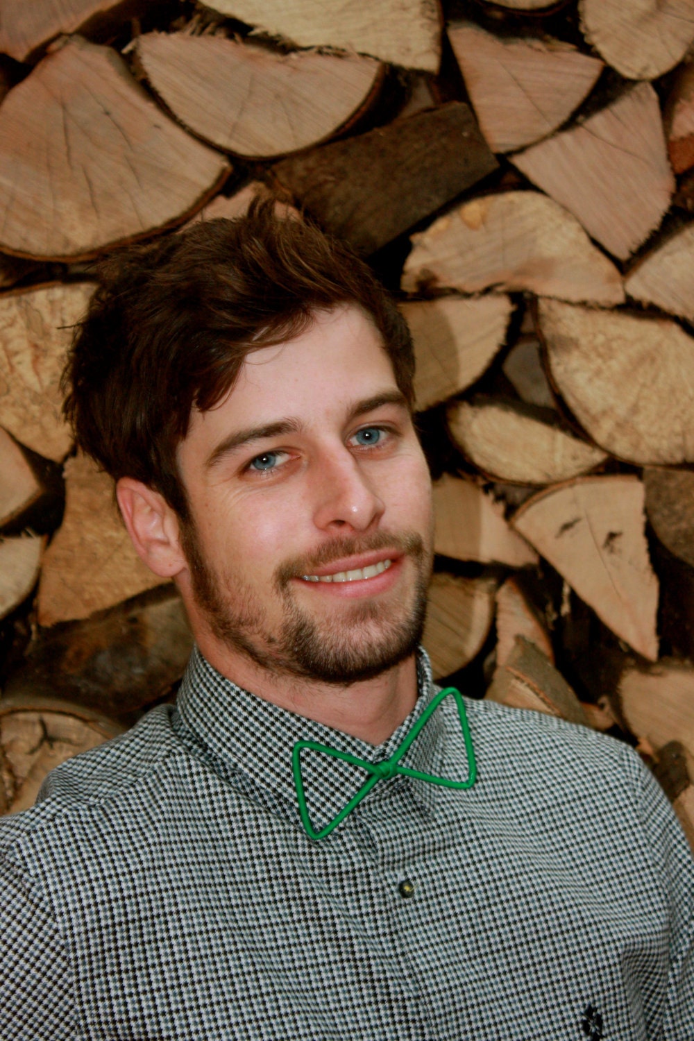 Thin Green Wire Bow-Tie