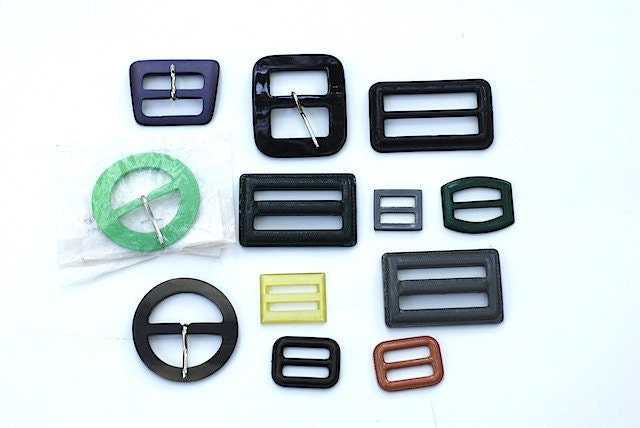 Vintage Plastic Buckles, Lot of Belt Buckles, La Mode Buckles Vintage, Plastic Belt Buckles, Midcentury Buckles, Accessory Buckles, Bakelite