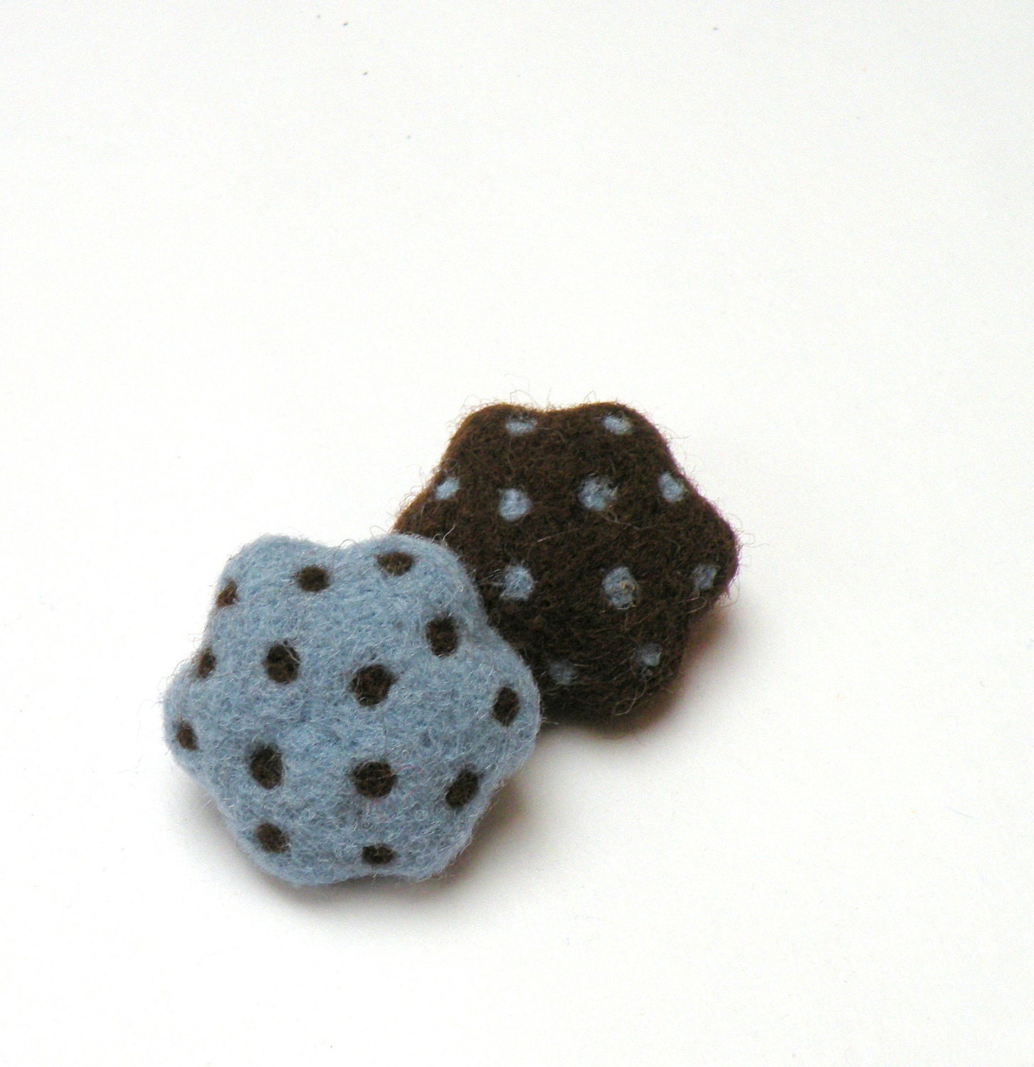 Felt flower brooch "Polka dots"- set of 2 mini flower pin brooches - spotted - brown blue flower - back to school