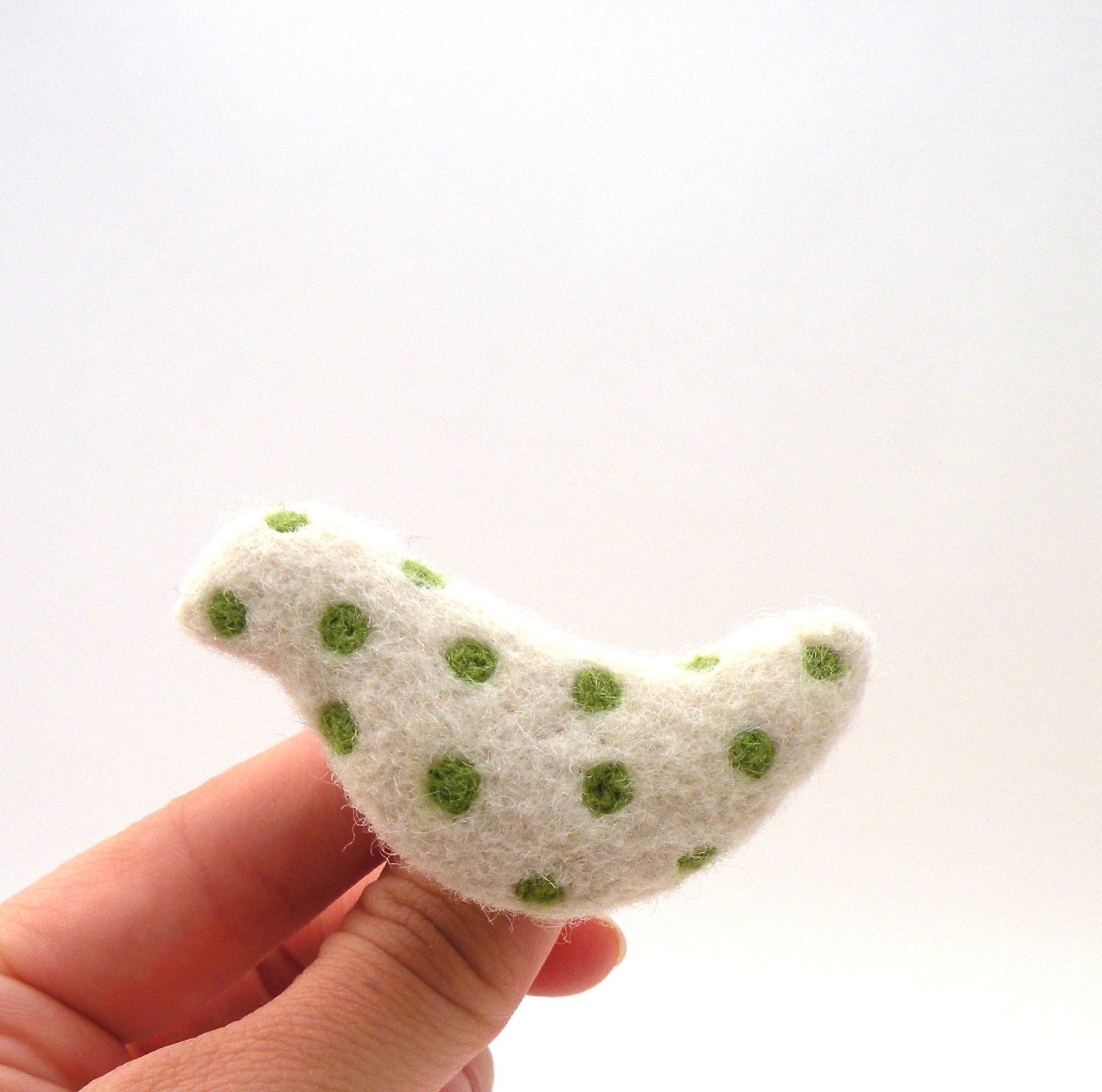 Felt brooch White bird with green polka dots - needle felted brooch - spotted - miniature jewelry - woodland  - for kids