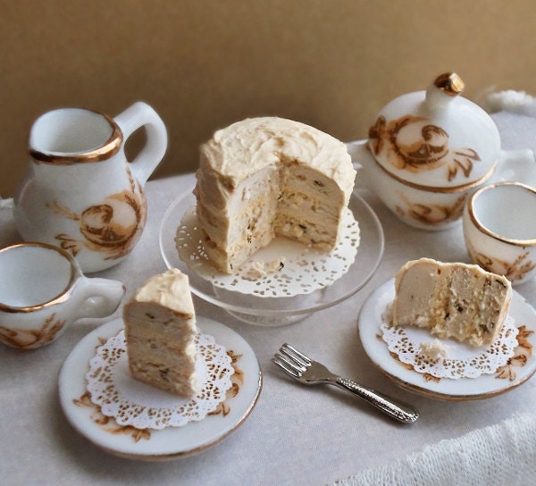 Banana Nut Cake 1/12 Scale Dollhouse Miniature Food