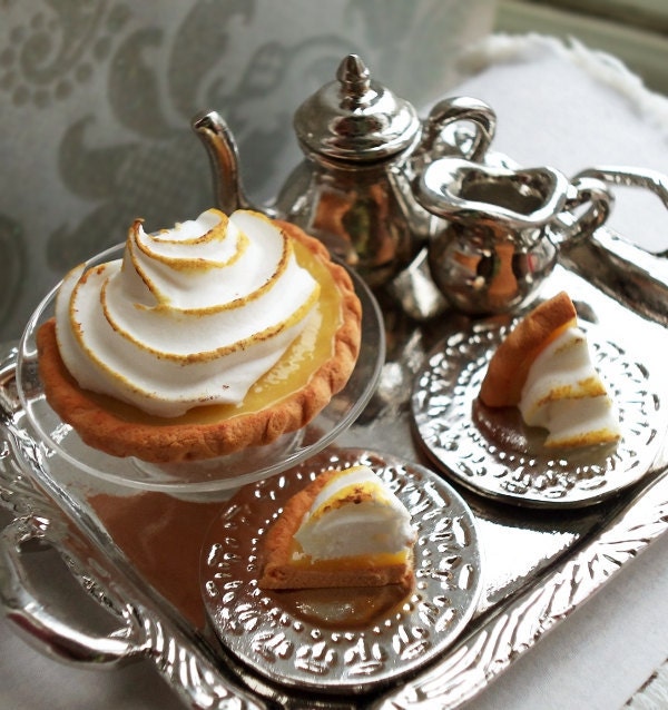 Lemon Meringue Tart 1/12 Scale Dollhouse Miniature Food
