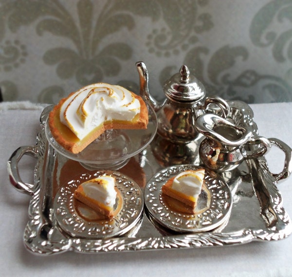 Lemon Meringue Tart 1/12 Scale Dollhouse Miniature Food