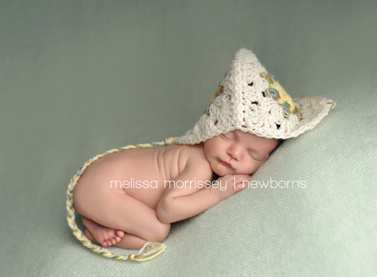 Newborn Bonnet: Newborn Photo Prop - Vintage Inspired Crochet Hat, Pixie Hat, Boy & Girl Photography Props