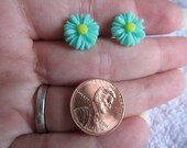 Beautiful 13mm Shiny Green Sunflower Resin Cabochon Flower Post Earrings with a Yellow Center