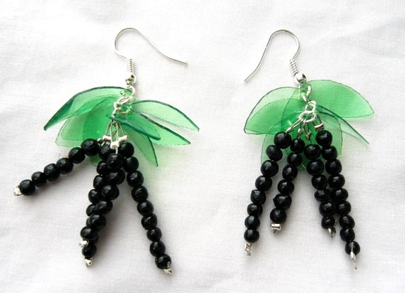 Fruit earrings made of recycled plastic bottle Blackcurrant in black and green upcycled jewelry eco friendly