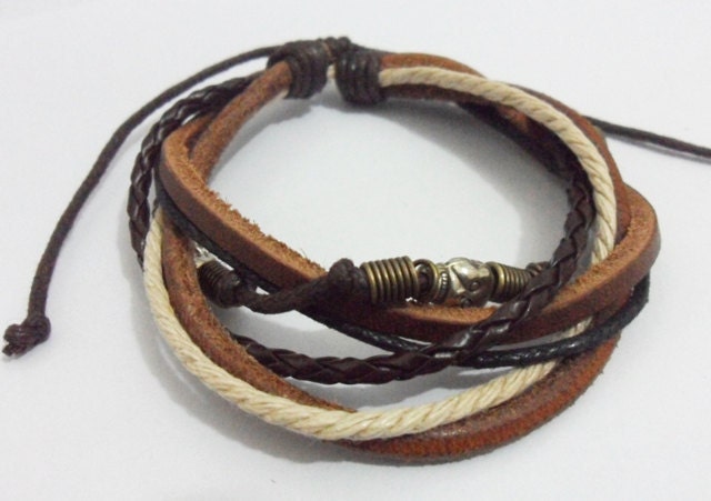 Combination of many elements of leather bracelets Br004