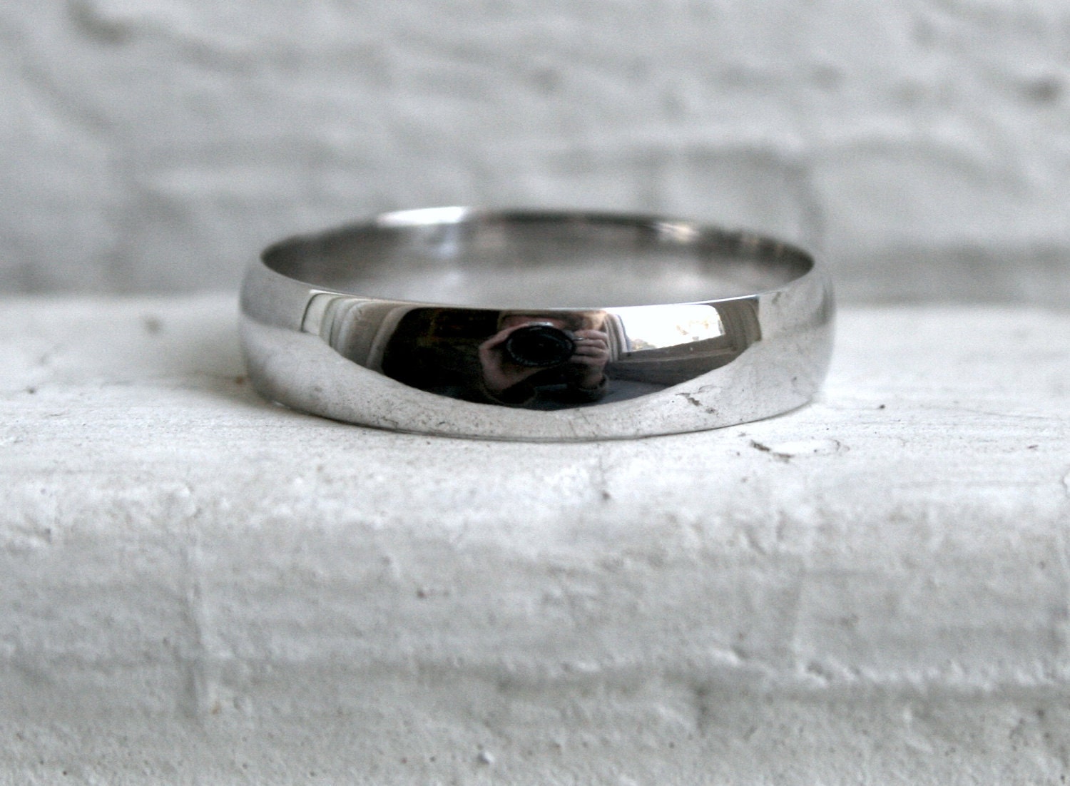 Classic Men's Vintage 10K White Gold Wedding Band.