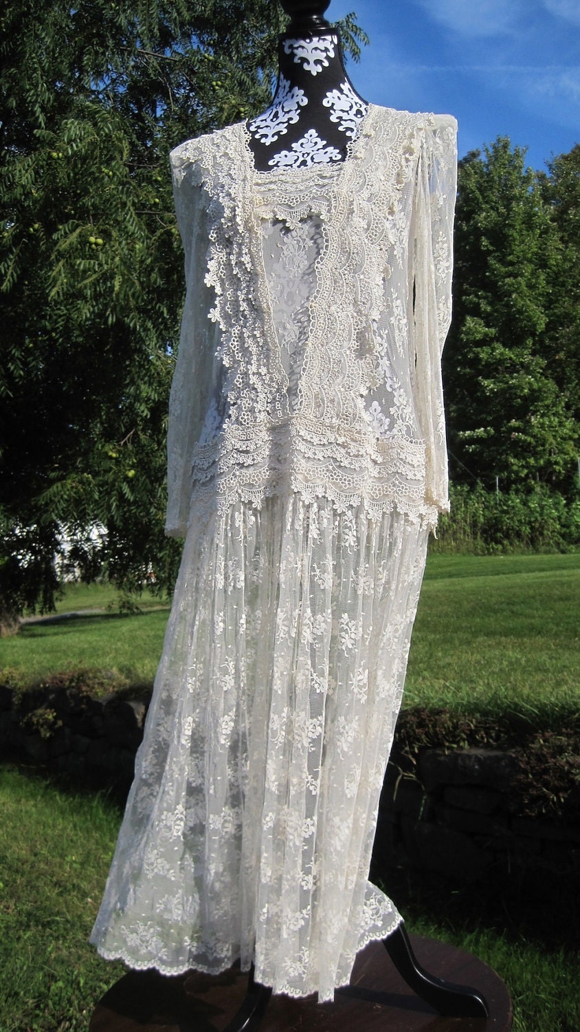 Lace Dress beautifully vintage