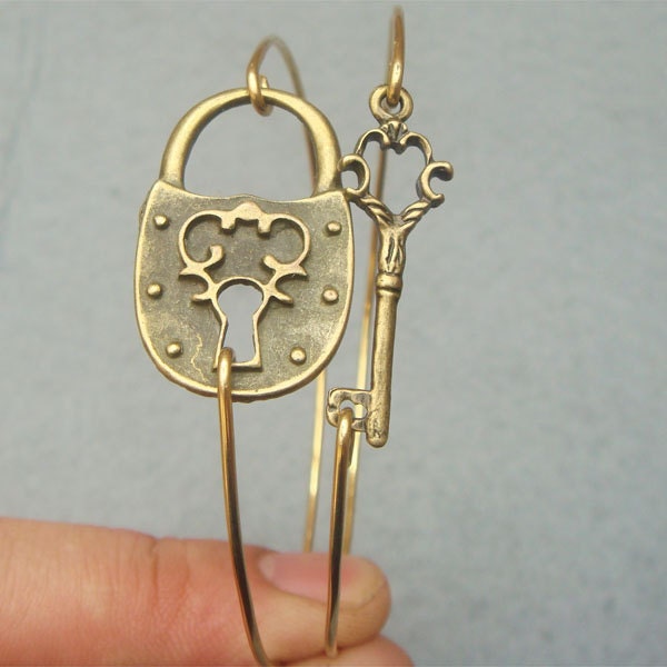 Fancy Key and Lock Bangle 2 Bracelet Set