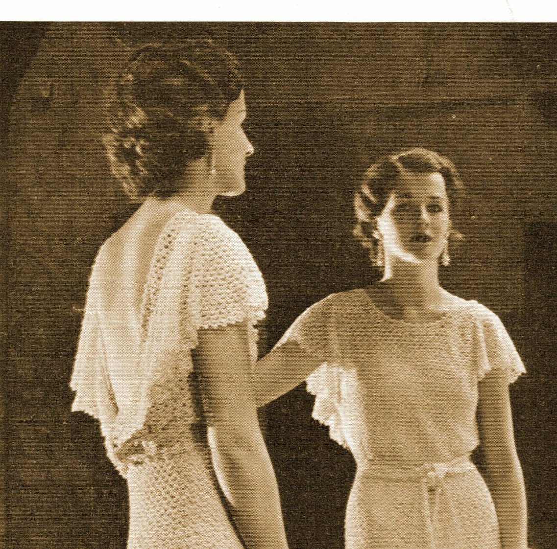 1930s Backless Evening Gown or Wedding Dress with Short Flutter Sleeves - Crochet pattern PDF 3202