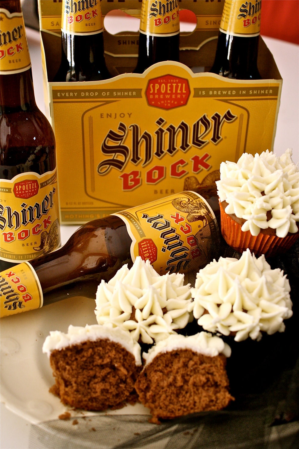 SHINER CHOCOLATE CUPCAKES.