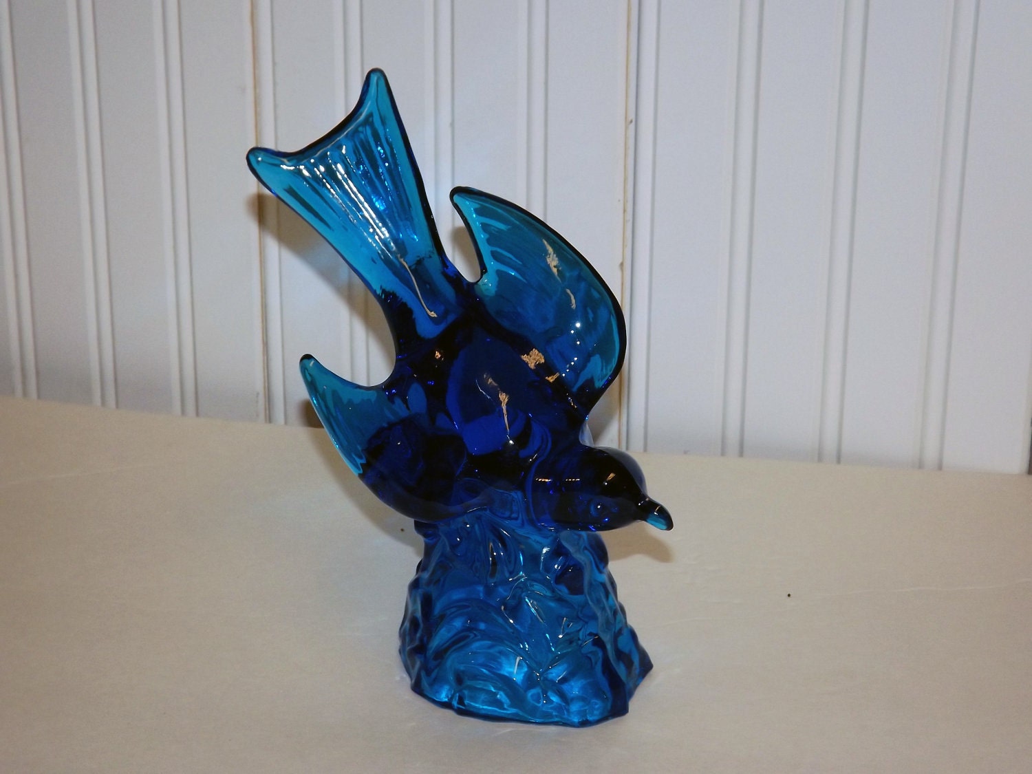 Vintage L. E. Smith Clear Blue Bird in Flight figurine-4220