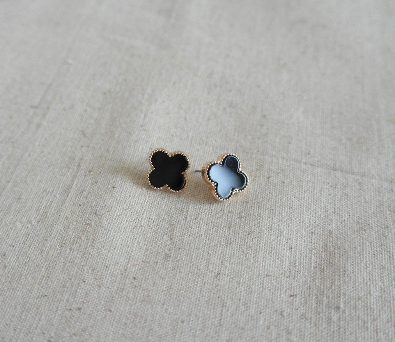 Delicate simple everyday alhambra onyx clover earrings