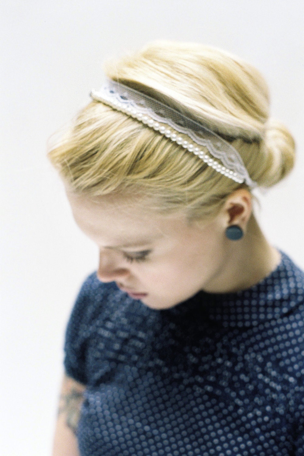 DIPTYCH - Lace and Pearls Necklace and Headband Accessory