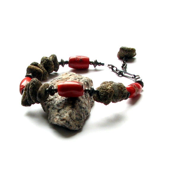 Amber - Coral Bracelet - Natural coral - Handmade jewelry - Modern style - albado