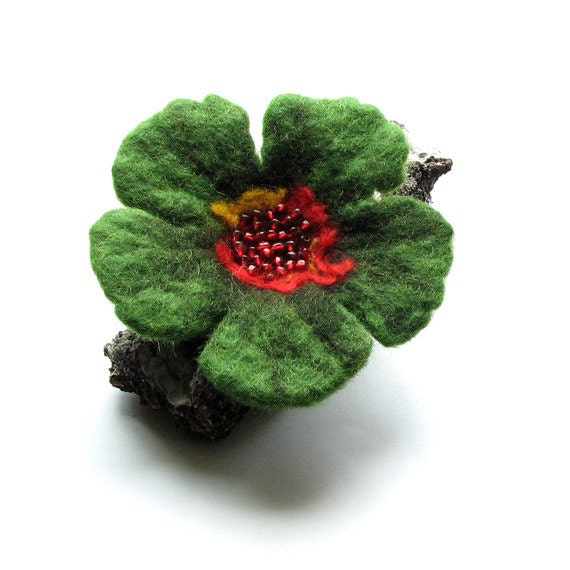 Felt brooch - Felted flower brooch - Hand felted flower brooch -  green brooch - Gift for her - Unique gift - Gift ideas - Holiday gift
