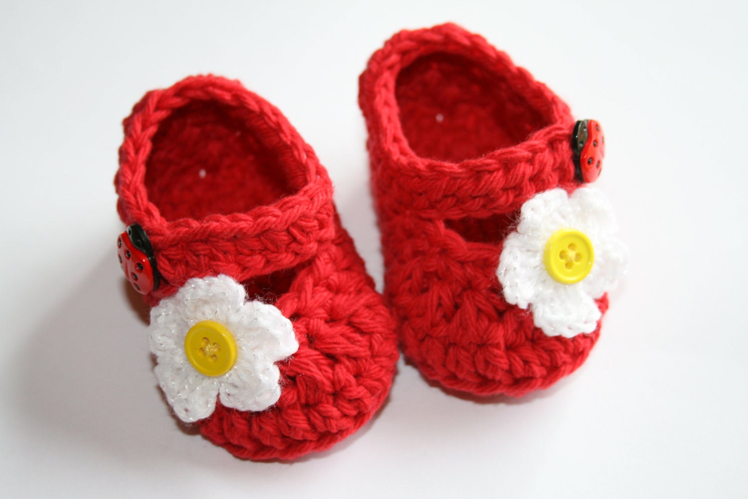 Crochet cotton red baby girl shoes mary janes booties slippers with white sparkly flower and yellow button center shower gift photo prop