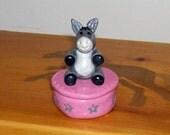 Donkey ring holder