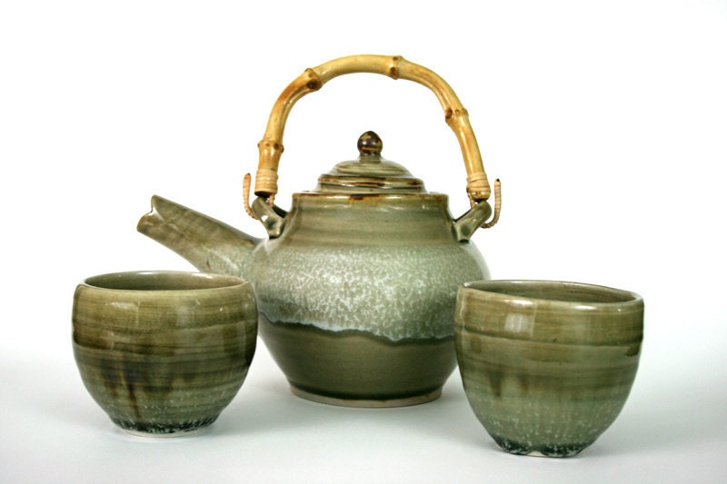Teapot and tea bowls set with bamboo handle in olive green celedon