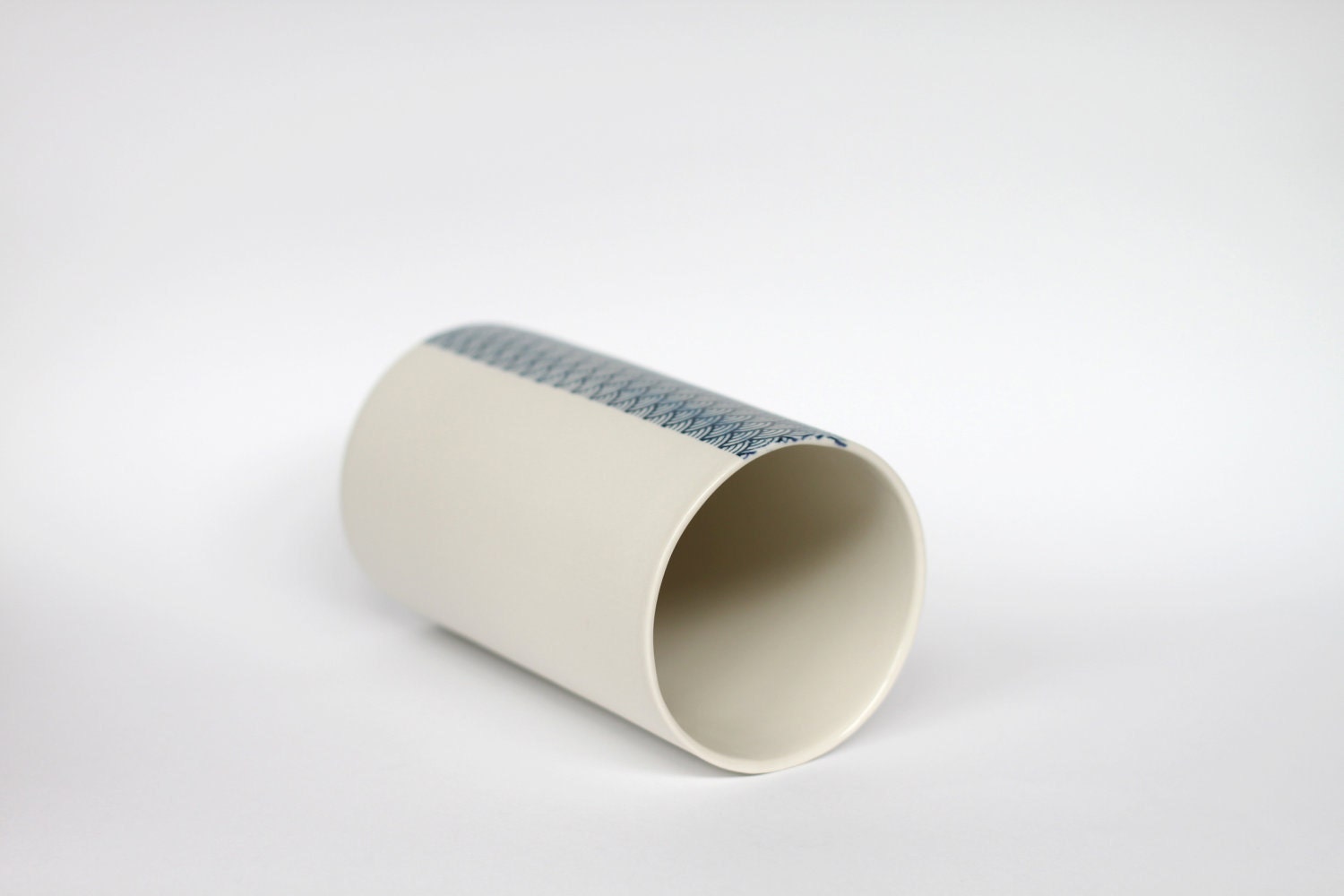 porcelain vase (japanese blue print)