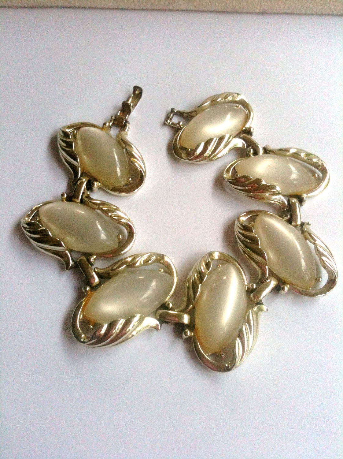 Pearl Moonglow Thermoset Bracelet 1950s Vintage Jewelry Gift