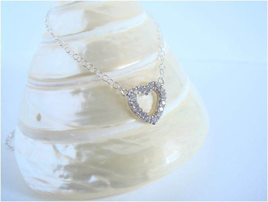 Sterling silver necklace with a tiny heart pendant - Everyday jewelry - Minimalist jewelry
